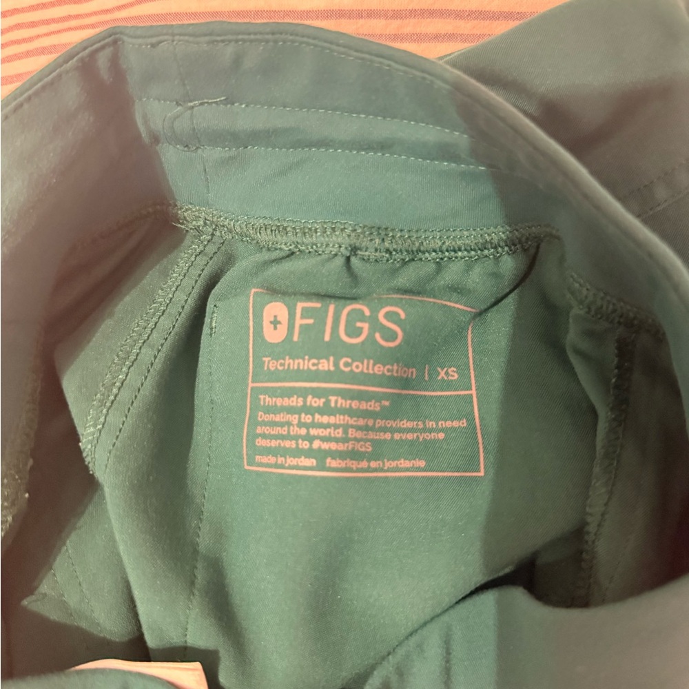 FIGS Scrub Set - image 6